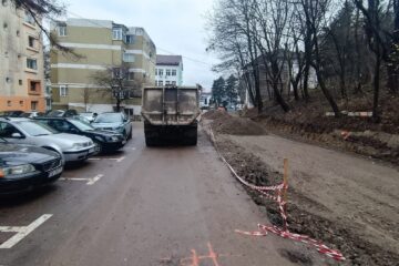 Peste 1,4 milioane de euro încasați în Suceava din parcări și 2,7 milioane de euro din piețe merg în acest an la modernizări de străzi