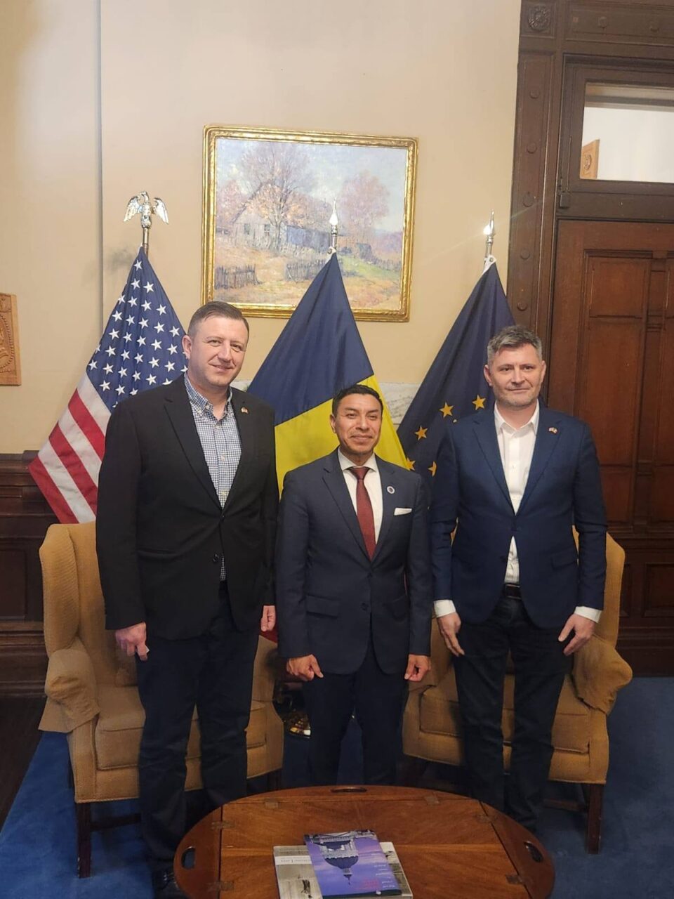 Delegației Sucevei în Statele Unite ale Americii, primită de Secretarul de Stat din Indiana, Excelența Sa Diego Morales Delegației Sucevei în Statele Unite ale Americii, primită de Secretarul de Stat din Indiana, Excelența Sa Diego Morales