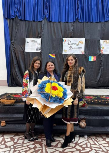 Elevii din Cajvana au sărbătorit Ziua Bucovinei și Ziua Națională cu fast și emoție