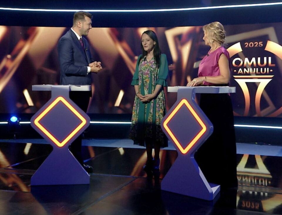 Nicoleta Bogoș, „profesoara faptelor bune”, printre cei zece finaliști ai campaniei „Omul anului 2025”