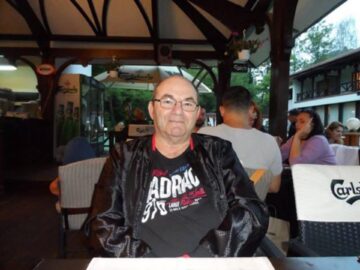 S-a stins muzicianul sucevean Bondy Stenzler, unul dintre membrii fondatori ai trupei Roșu și Negru