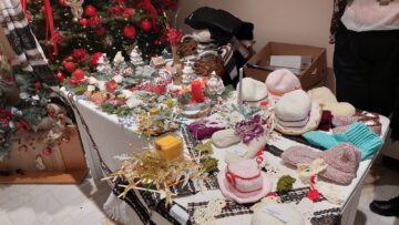 Expoziție cu obiecte realizate de persoane cu dizabilități și momente artistice, în campania „Deschide ochii, deschide inima”