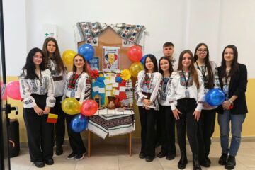 Tricolor, tradiție și unitate: Ziua Națională celebrată de elevii CȘE la Liteni