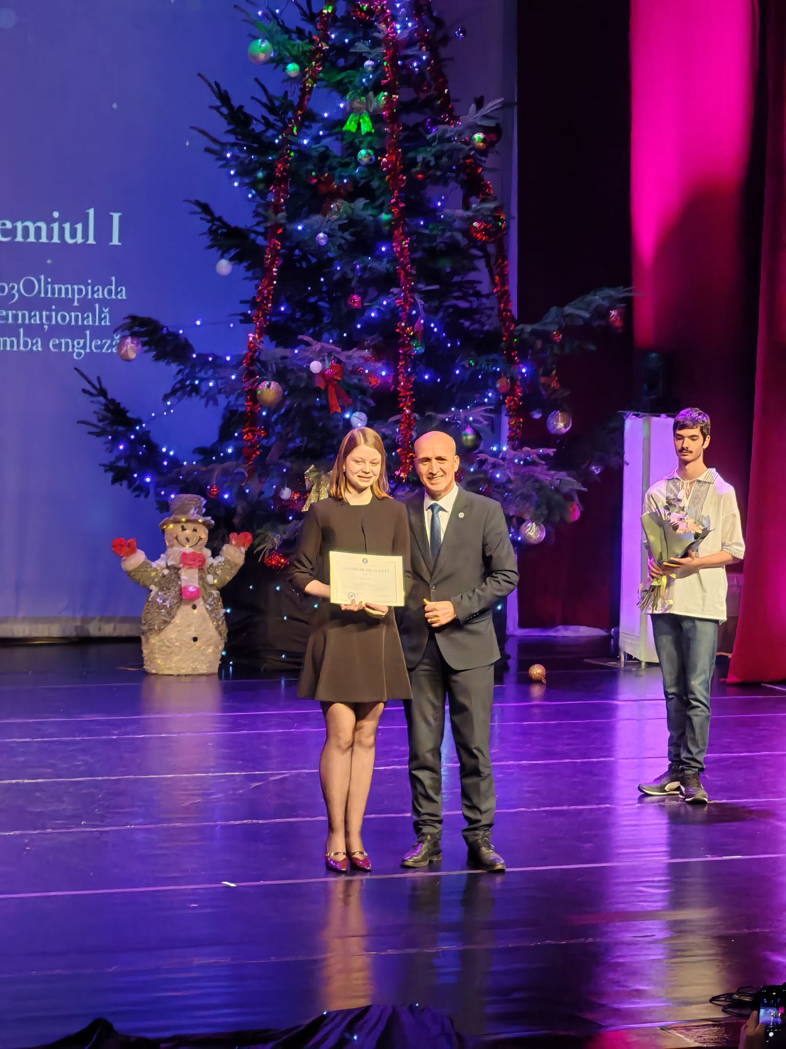 Cinci olimpici internaționali suceveni, premiați la București, de Ministerul Educației