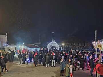 Târgul de Crăciun din parcul Ariniș din Gura Humorului se deschide la finalul acestei săptămâni cu numeroase concerte și evenimente dedicate copiilor
