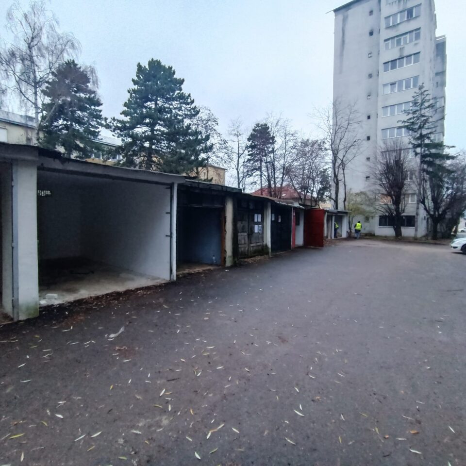 Alte 10 garaje urmează să fie demolate în Suceava, pe strada Mărășești