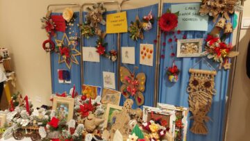 Expoziție cu obiecte realizate de persoane cu dizabilități și momente artistice, în campania „Deschide ochii, deschide inima”