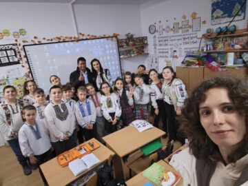 Magia origami-ului: Artistul indian Ramesh Kumar îi inspiră pe elevii din Liteni