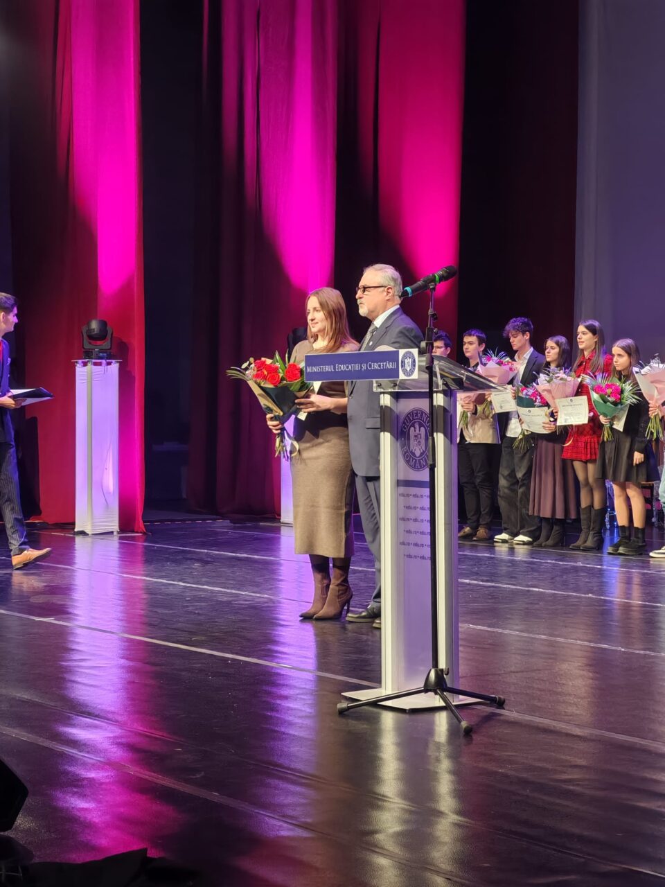 Cinci olimpici internaționali suceveni, premiați la București, de Ministerul Educației