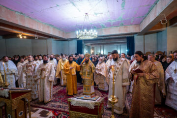 Primul hram al Sfinților Cuvioși Paisie și Cleopa în mănăstirea închinată lor în localitatea Vadu Negrilesei