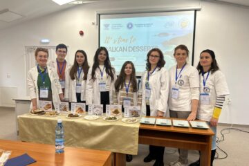 Elevi și profesori ai Colegiului Tehnic „Mihai Băcescu” și partenerii lor din Turcia, Grecia și Croația au învățat să mănânce dulciuri și să vorbească dulce