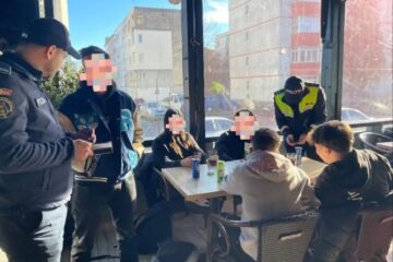 Razii repetate ale polițiștilor, în zona școlilor, după violențele din ultima perioadă