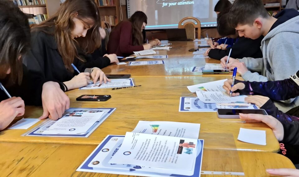 „Pași spre viitor” – Startul atelierelor de orientare școlară și profesională la Liteni