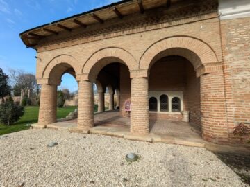 „Miez”, expoziție semnată de Oana Ruxandra Hrișcă, la București