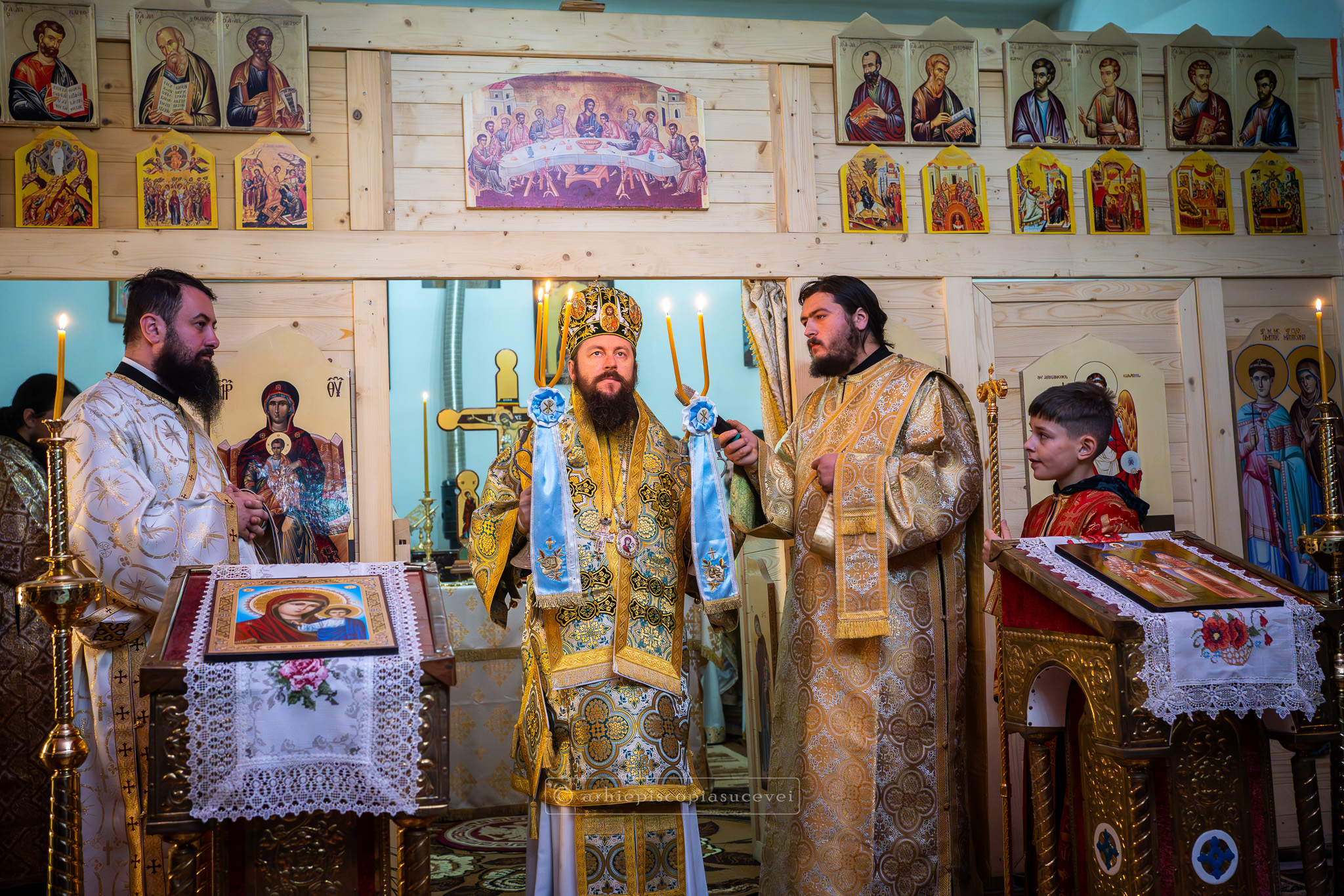 Primul hram al Sfinților Cuvioși Paisie și Cleopa în mănăstirea închinată lor în localitatea Vadu Negrilesei