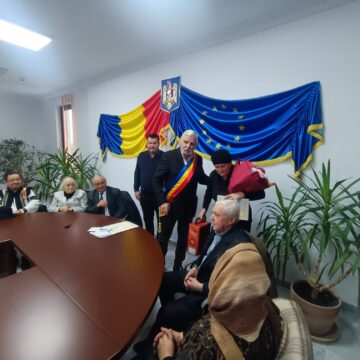 13 cupluri de aur din comuna Ipotești, premiate de conducerea Primăriei