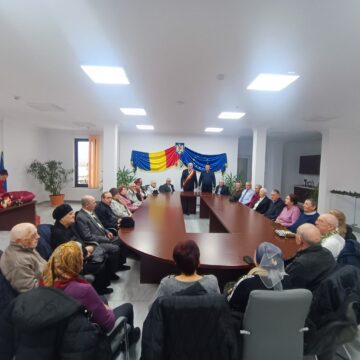 13 cupluri de aur din comuna Ipotești, premiate de conducerea Primăriei