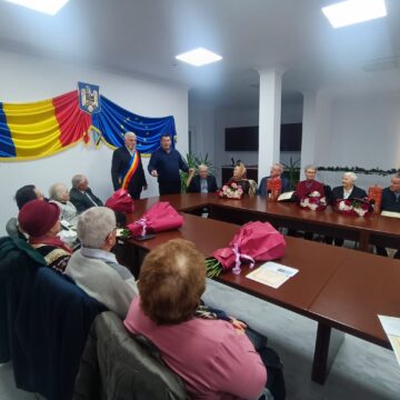 13 cupluri de aur din comuna Ipotești, premiate de conducerea Primăriei