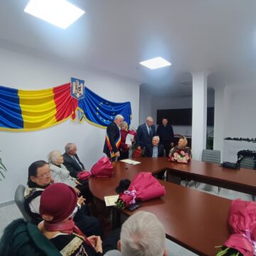 13 cupluri de aur din comuna Ipotești, premiate de conducerea Primăriei