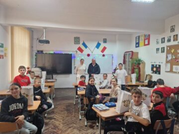 Aproape 600 de pachete au fost împărțite de primarul din Dărmănești copiilor din comună