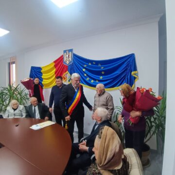 13 cupluri de aur din comuna Ipotești, premiate de conducerea Primăriei
