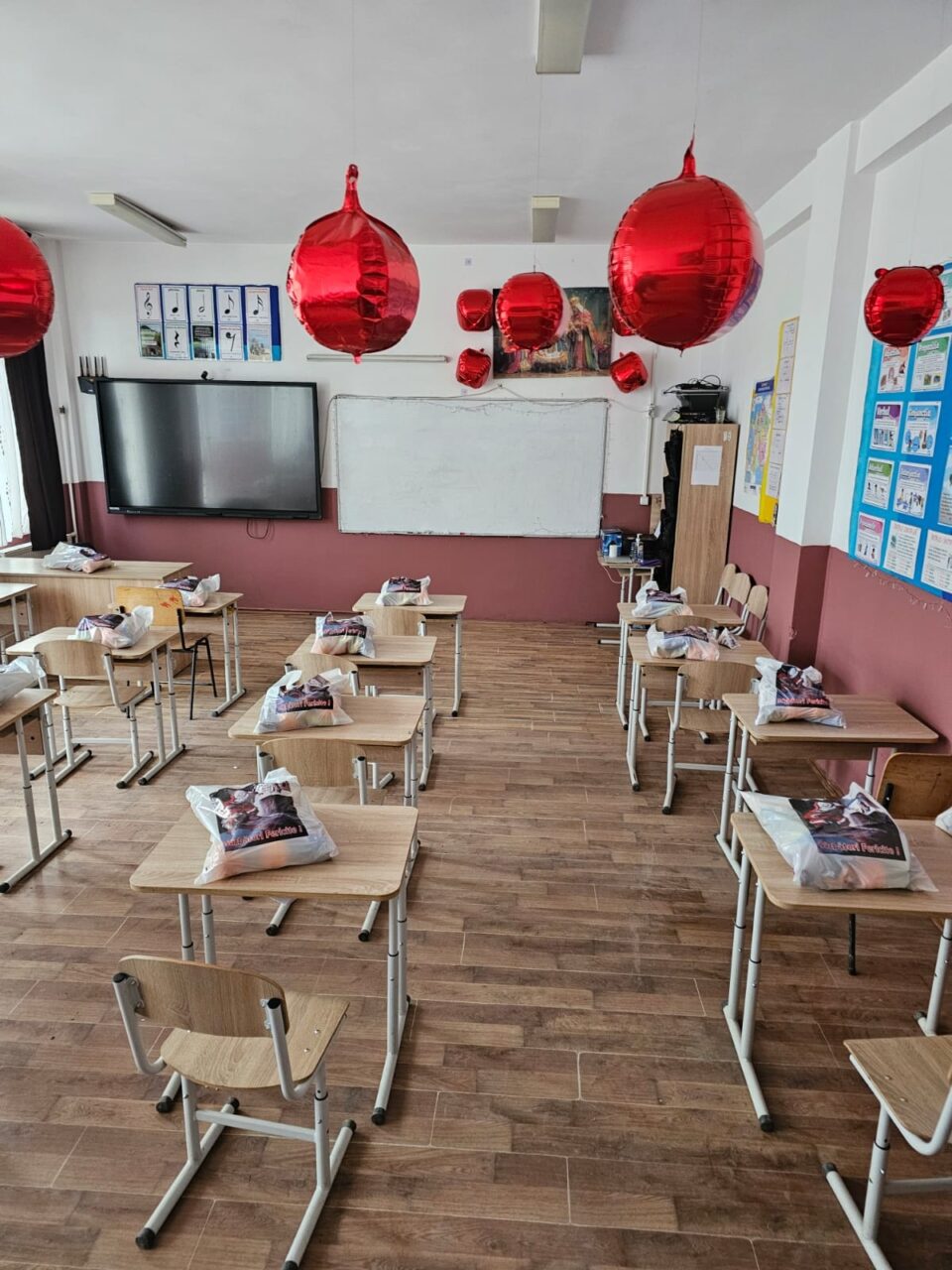 Pentru sute de copii din comuna Preutești, Moș Nicolae a sosit anticipat