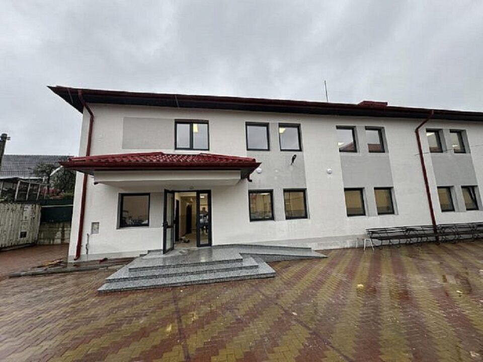 Elevi ai unui liceu, trimiși la cursuri cu poliția Elevi ai unui liceu, trimiși la cursuri cu poliția