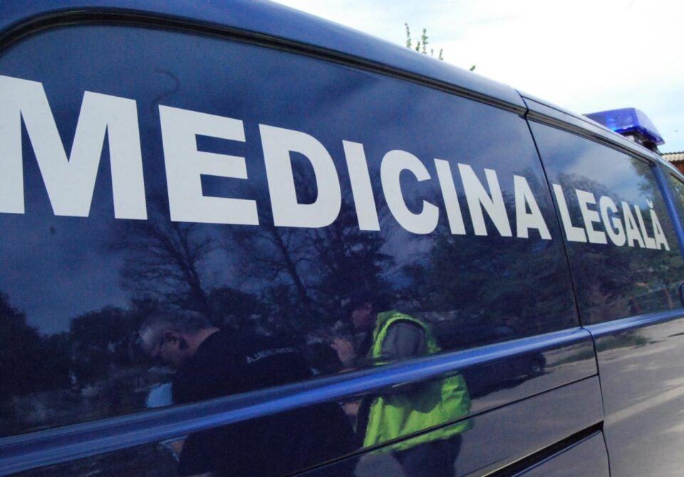 Moarte cumplită pentru un muncitor care a fost strivit între rolele unui motor Moarte cumplită pentru un muncitor care a fost strivit între rolele unui motor