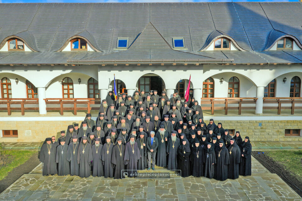 Sinaxa cu stareții, starețele, egumenii și egumenele din Arhiepiscopia Sucevei și Rădăuților Sinaxa cu stareții, starețele, egumenii și egumenele din Arhiepiscopia Sucevei și Rădăuților