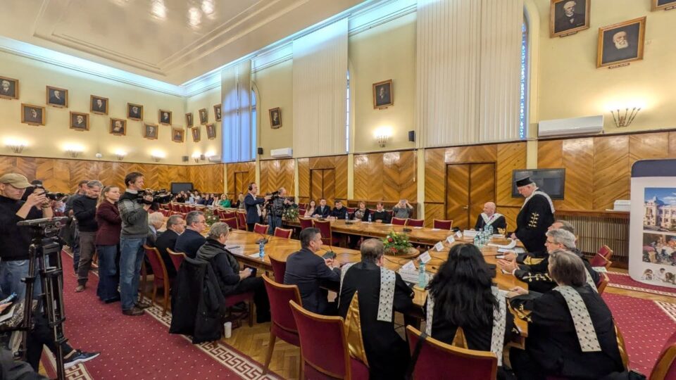 Maestrul Matei Vișniec a devenit Doctor Honoris Causa al Universității „Alexandru Ioan Cuza” și cetățean de onoare al Iașiului