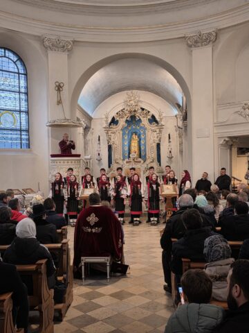 Colinde bucovinene pentru români din Germania din partea grupului “Ai lui Ștefan, noi oșteni” din Vicovu de Sus