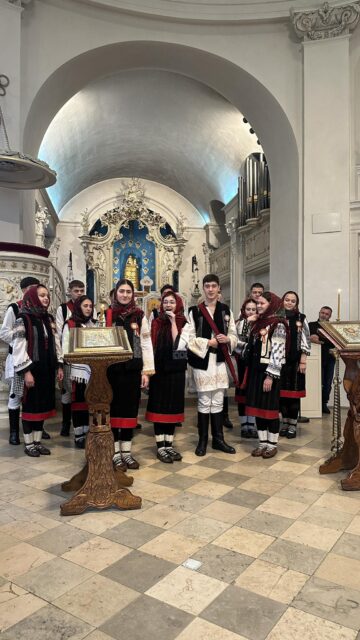 Colinde bucovinene pentru români din Germania din partea grupului “Ai lui Ștefan, noi oșteni” din Vicovu de Sus