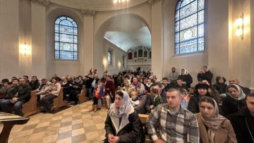 Colinde bucovinene pentru români din Germania din partea grupului “Ai lui Ștefan, noi oșteni” din Vicovu de Sus