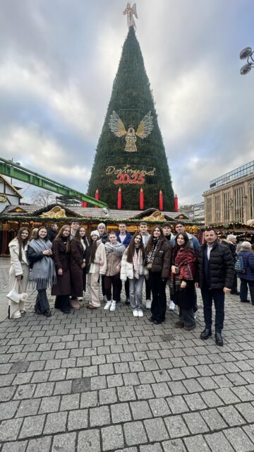 Colinde bucovinene pentru români din Germania din partea grupului “Ai lui Ștefan, noi oșteni” din Vicovu de Sus