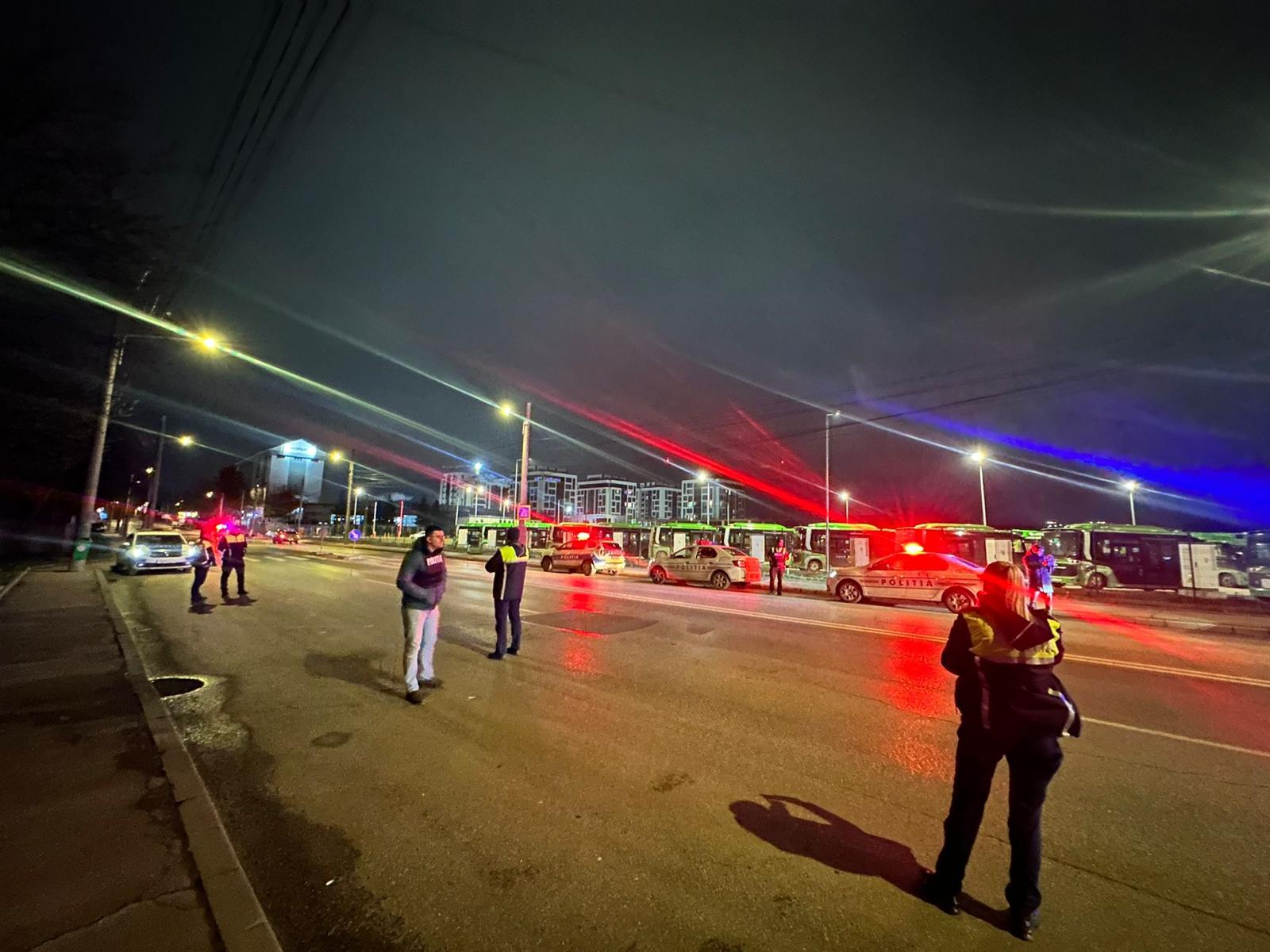 Polițiștii au ridicat zece permise și opt certificate de înmatriculare după razia blitz din weekend