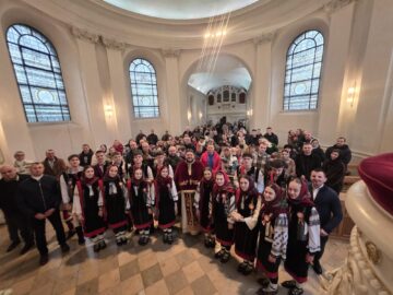 Colinde bucovinene pentru români din Germania din partea grupului “Ai lui Ștefan, noi oșteni” din Vicovu de Sus