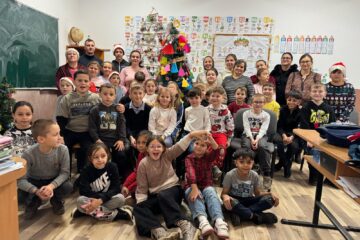 Atelier de Crăciun părinte–copil la Liceul Teoretic „Iorgu Vârnav Liteanu” din Liteni. Decorațiuni de Crăciun – conectare, colaborare și bucuria de a crea împreună Atelier de Crăciun părinte–copil la Liceul Teoretic „Iorgu Vârnav Liteanu” din Liteni. Decorațiuni de Crăciun – conectare, colaborare și bucuria de a crea împreună