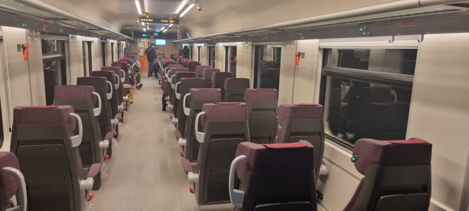 Locomotivele și vagoanele modernizate ale CFR vor ajunge la Suceava cu noile trenuri InterCity Locomotivele și vagoanele modernizate ale CFR vor ajunge la Suceava cu noile trenuri InterCity