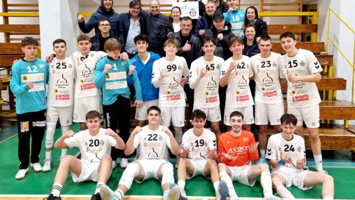 Handbaliștii juniori pregătiți de Ion Tcaciuc sunt lideri în campionat