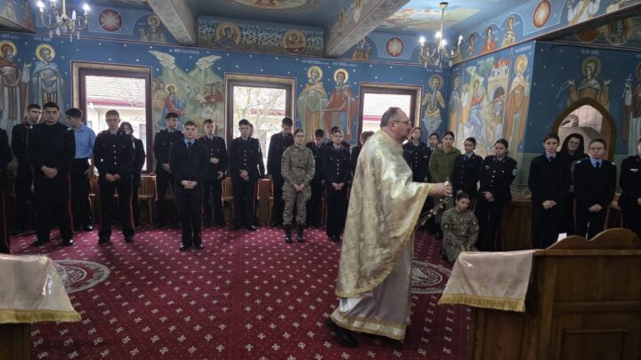 Sfânta Liturghie oficiată pentru elevii Colegiului Național Militar Câmpulung Moldovenesc