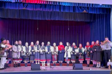 100 de copii și tineri, prezenți la a XVII-a ediție a Concertului de colinde organizat de Asociația „Sfântul Mitropolit Dosoftei” 100 de copii și tineri, prezenți la a XVII-a ediție a Concertului de colinde organizat de Asociația „Sfântul Mitropolit Dosoftei”