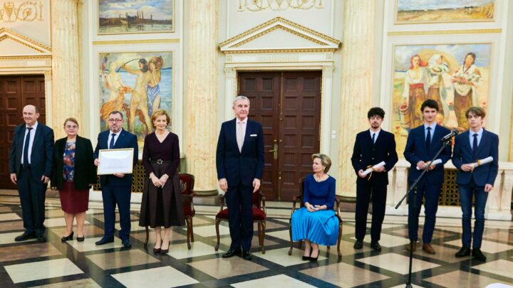 Suceveni onorați de Casa Regală, pentru excelență în educație