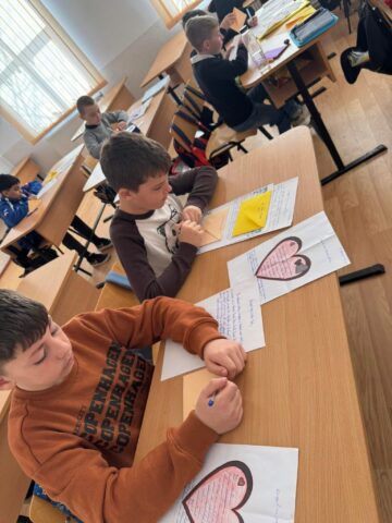 „Rețeaua Prieteniei” – Scrisori care unesc copiii din România, la Liceul Teoretic „Iorgu Vârnav Liteanu” din Liteni