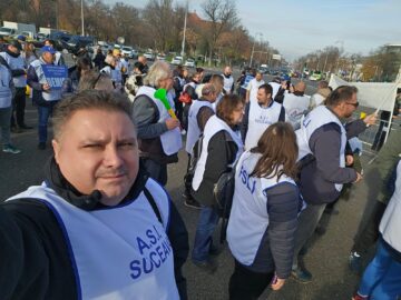 Sindicaliști din educație au protestat la București și au cerut demisia ministrului Daniel David