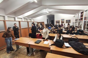 Concert de colinde susținut de studenții de la Facultatea de Litere și Științe ale Comunicării, în beneficiul bunicilor din căminul de la Solca Concert de colinde susținut de studenții de la Facultatea de Litere și Științe ale Comunicării, în beneficiul bunicilor din căminul de la Solca