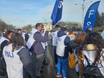 Sindicaliști din educație au protestat la București și au cerut demisia ministrului Daniel David