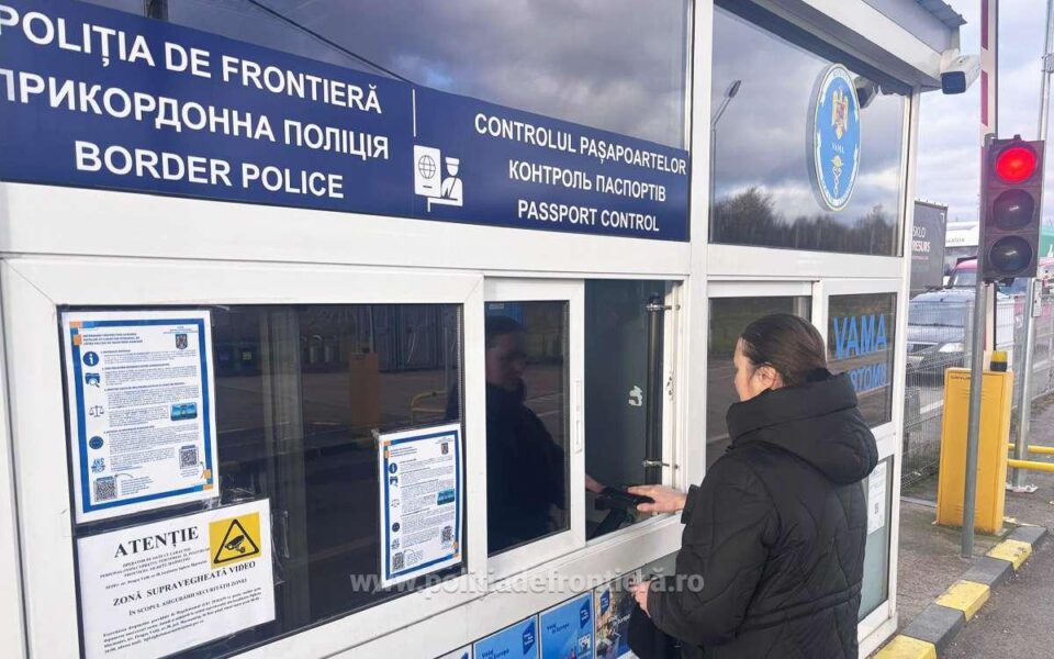 A devenit funcțional în noi puncte sistemul cu preluarea datelor biometrice din vămi și aeroporturi A devenit funcțional în noi puncte sistemul cu preluarea datelor biometrice din vămi și aeroporturi