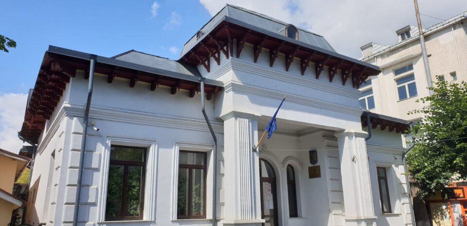 Un șofer beat turtă, cu alcoolemie mare în aerul expirat, a refuzat să dea sânge Un șofer beat turtă, cu alcoolemie mare în aerul expirat, a refuzat să dea sânge