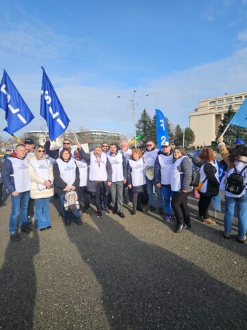 Sindicaliști din educație au protestat la București și au cerut demisia ministrului Daniel David