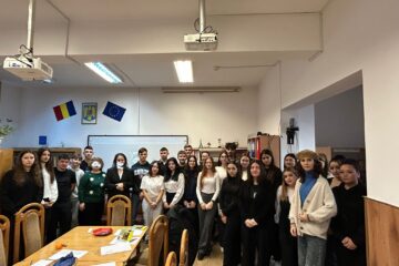 Omagiu lui Nicolae Labiș, la Liceul Teoretic „Iorgu Vârnav Liteanu” din Liteni: Literatura care unește generații Omagiu lui Nicolae Labiș, la Liceul Teoretic „Iorgu Vârnav Liteanu” din Liteni: Literatura care unește generații